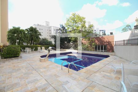 Apartamento à venda com 100m², 3 quartos e 2 vagas Apartamento à venda com 100m², 3 quartos e 2 vagasÁrea comum - Piscina