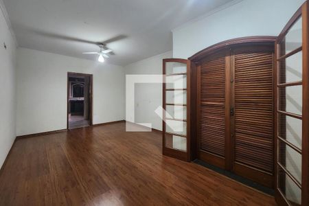 Casa à venda com 304m², 3 quartos e 4 vagas Casa à venda com 304m², 3 quartos e 4 vagasSuíte 1