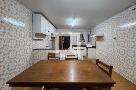 Casa à venda com 304m², 3 quartos e 4 vagas Casa à venda com 304m², 3 quartos e 4 vagasCozinha