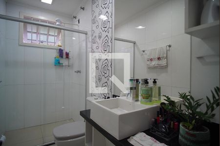 Casa à venda com 200m², 3 quartos e 2 vagasBanheiro 