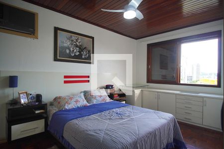 Casa à venda com 200m², 3 quartos e 2 vagasSuíte