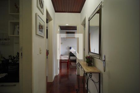 Casa à venda com 200m², 3 quartos e 2 vagasCorredor