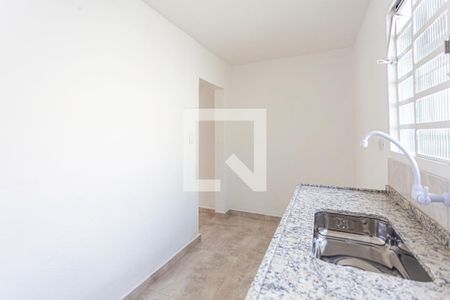Casa para alugar com 50m², 2 quartos e 2 vagas Casa para alugar com 50m², 2 quartos e 2 vagasCozinha
