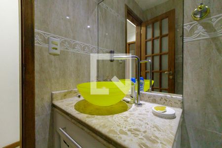 Apartamento à venda com 112m², 3 quartos e 2 vagas Apartamento à venda com 112m², 3 quartos e 2 vagasBanheiro 1