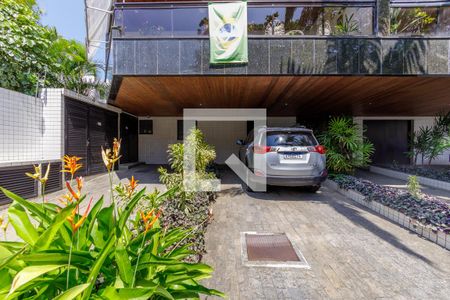 Apartamento à venda com 112m², 3 quartos e 2 vagas Apartamento à venda com 112m², 3 quartos e 2 vagasÁrea Comum Garagem