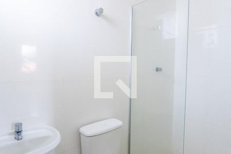Banheiro de kitnet/studio para alugar com 1 quarto, 13m² em Vila Clementino, São Paulo