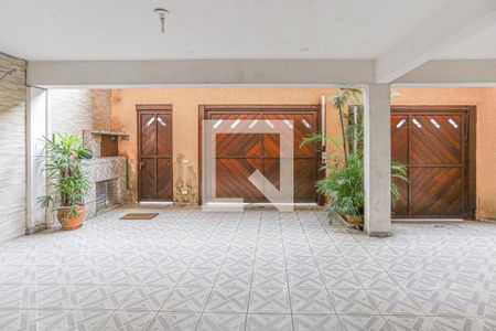 Casa à venda com 435m², 4 quartos e 8 vagas Casa à venda com 435m², 4 quartos e 8 vagasGaragem