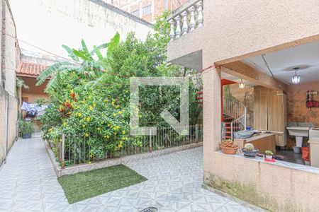Casa à venda com 435m², 4 quartos e 8 vagas Casa à venda com 435m², 4 quartos e 8 vagasQuintal