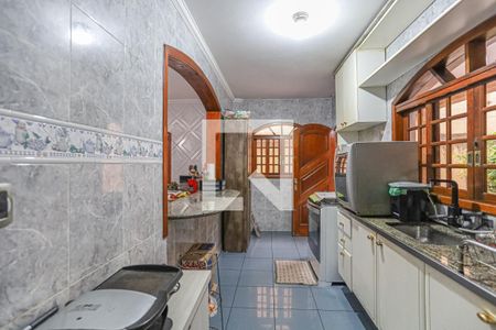 Casa à venda com 435m², 4 quartos e 8 vagas Casa à venda com 435m², 4 quartos e 8 vagasCozinha