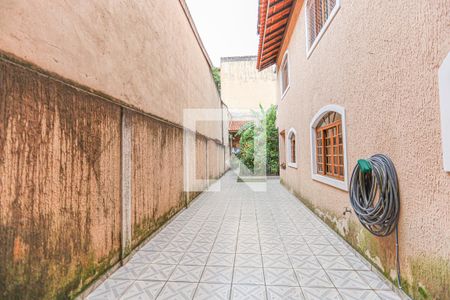Casa à venda com 435m², 4 quartos e 8 vagas Casa à venda com 435m², 4 quartos e 8 vagasQuintal