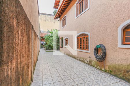 Casa à venda com 435m², 4 quartos e 8 vagas Casa à venda com 435m², 4 quartos e 8 vagasQuintal