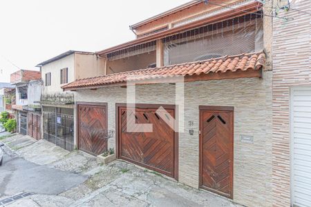 Fachada de casa à venda com 4 quartos, 435m² em Helena Maria, Osasco