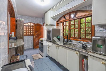 Casa à venda com 435m², 4 quartos e 8 vagas Casa à venda com 435m², 4 quartos e 8 vagasCozinha