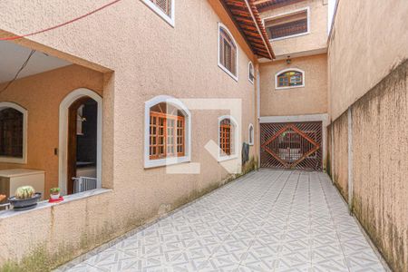 Casa à venda com 435m², 4 quartos e 8 vagas Casa à venda com 435m², 4 quartos e 8 vagasQuintal