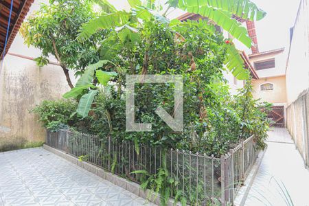 Casa à venda com 435m², 4 quartos e 8 vagas Casa à venda com 435m², 4 quartos e 8 vagasQuintal