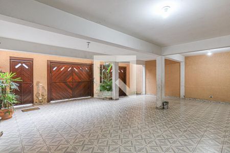 Casa à venda com 435m², 4 quartos e 8 vagas Casa à venda com 435m², 4 quartos e 8 vagasGaragem