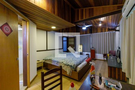 Casa de condomínio à venda com 300m², 4 quartos e 2 vagas Casa de condomínio à venda com 300m², 4 quartos e 2 vagasSuíte Canadense 2