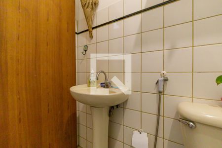 Casa de condomínio à venda com 300m², 4 quartos e 2 vagas Casa de condomínio à venda com 300m², 4 quartos e 2 vagasBanheiro 1