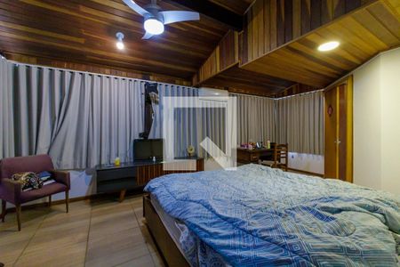 Casa de condomínio à venda com 300m², 4 quartos e 2 vagas Casa de condomínio à venda com 300m², 4 quartos e 2 vagasSuíte Canadense 2