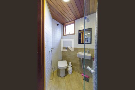 Casa de condomínio à venda com 300m², 4 quartos e 2 vagas Casa de condomínio à venda com 300m², 4 quartos e 2 vagasBanheiro Suítes Canadense