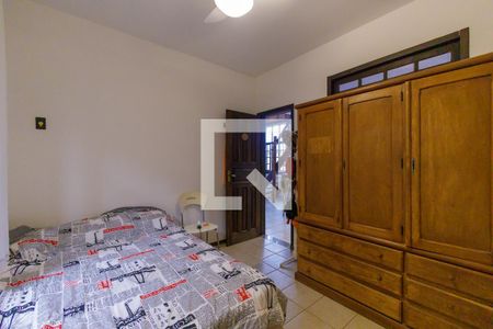 Casa de condomínio à venda com 300m², 4 quartos e 2 vagas Casa de condomínio à venda com 300m², 4 quartos e 2 vagasQuarto 1