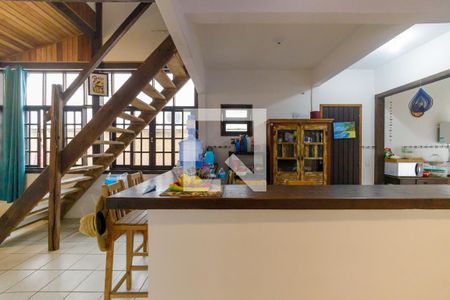 Casa de condomínio à venda com 300m², 4 quartos e 2 vagas Casa de condomínio à venda com 300m², 4 quartos e 2 vagasSala