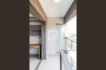 Studio para alugar com 27m², 1 quarto e sem vaga Studio para alugar com 27m², 1 quarto e sem vagaVaranda