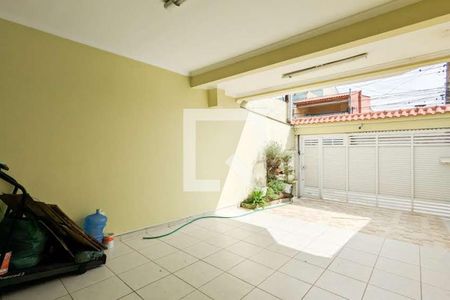 Casa à venda com 209m², 3 quartos e 4 vagas Casa à venda com 209m², 3 quartos e 4 vagasGaragem