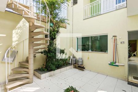 Casa à venda com 209m², 3 quartos e 4 vagas Casa à venda com 209m², 3 quartos e 4 vagasChurrasqueira