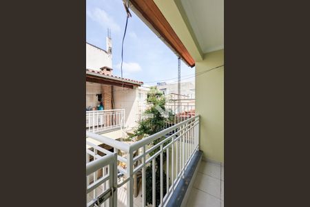 Casa à venda com 209m², 3 quartos e 4 vagas Casa à venda com 209m², 3 quartos e 4 vagasVaranda da suíte 3