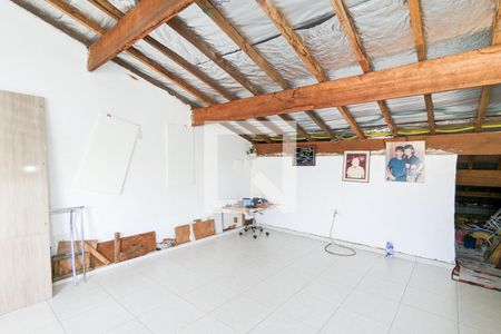 Casa à venda com 209m², 3 quartos e 4 vagas Casa à venda com 209m², 3 quartos e 4 vagasSótão