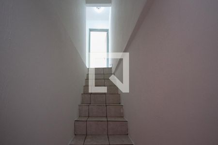 escada de casa à venda com 3 quartos, 110m² em Jardim Tietê, São Paulo