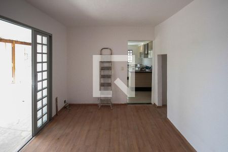 Sala de casa à venda com 3 quartos, 110m² em Jardim Tietê, São Paulo