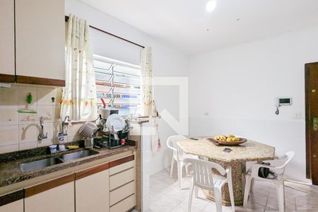 Casa à venda com 222m², 3 quartos e 2 vagasCozinha