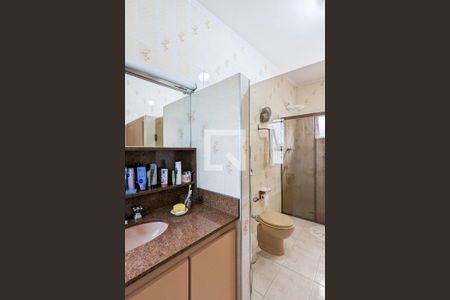 Casa à venda com 222m², 3 quartos e 2 vagasBanheiro da suíte