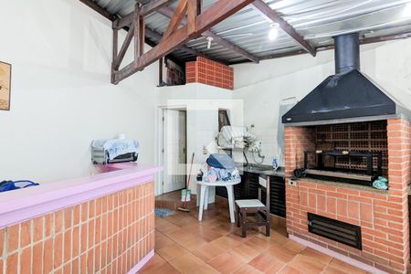 Casa à venda com 222m², 3 quartos e 2 vagasÁrea de serviço e churrasqueira