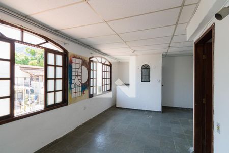 Casa de condomínio à venda com 359m², 3 quartos e 3 vagas Casa de condomínio à venda com 359m², 3 quartos e 3 vagasSala 2