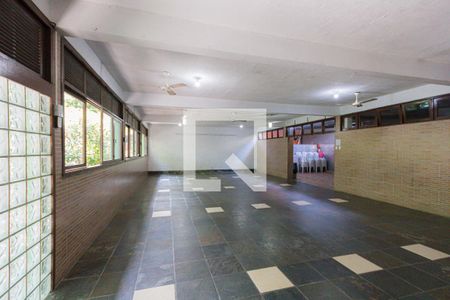 Casa de condomínio à venda com 359m², 3 quartos e 3 vagas Casa de condomínio à venda com 359m², 3 quartos e 3 vagasCondomínio