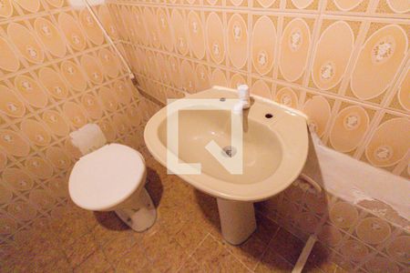 Casa de condomínio à venda com 359m², 3 quartos e 3 vagas Casa de condomínio à venda com 359m², 3 quartos e 3 vagasBanheiro da Suíte 3