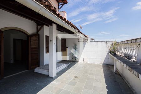 Casa de condomínio à venda com 359m², 3 quartos e 3 vagas Casa de condomínio à venda com 359m², 3 quartos e 3 vagasVaranda das Suítes 1 e 2