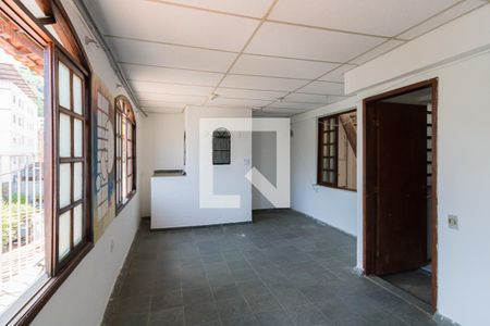 Casa de condomínio à venda com 359m², 3 quartos e 3 vagas Casa de condomínio à venda com 359m², 3 quartos e 3 vagasSala 2