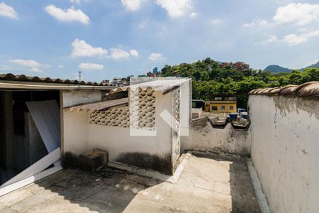 Casa de condomínio à venda com 359m², 3 quartos e 3 vagas Casa de condomínio à venda com 359m², 3 quartos e 3 vagasTerraço