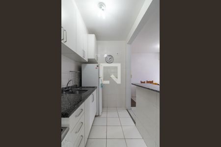 Cozinha e Área de Serviço de apartamento à venda com 3 quartos, 64m² em Cristal, Porto Alegre