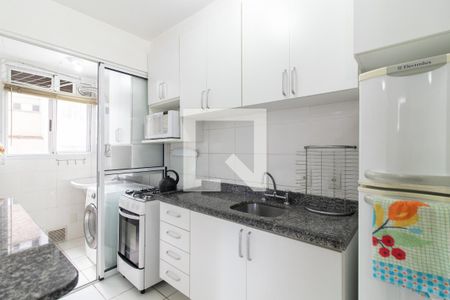 Cozinha e Área de Serviço de apartamento à venda com 3 quartos, 64m² em Cristal, Porto Alegre