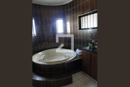 Casa à venda com 500m², 5 quartos e 3 vagasBANHEIRO SUITE 4