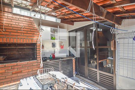 Casa à venda com 279m², 4 quartos e 6 vagas Casa à venda com 279m², 4 quartos e 6 vagasChurrasqueira