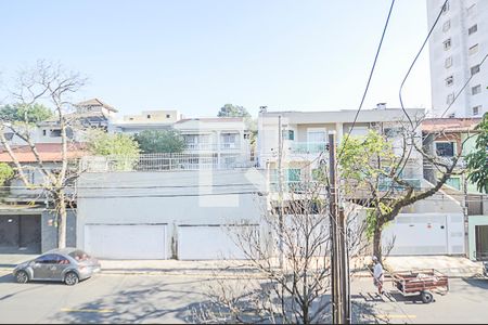 Casa à venda com 279m², 4 quartos e 6 vagas Casa à venda com 279m², 4 quartos e 6 vagasVista da Sacada