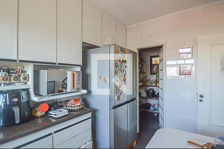 Casa à venda com 279m², 4 quartos e 6 vagas Casa à venda com 279m², 4 quartos e 6 vagasCozinha