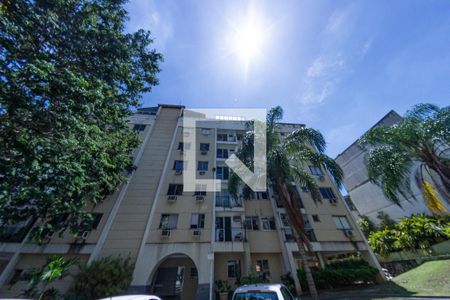 Fachada de apartamento para alugar com 2 quartos, 55m² em Jardim Sulacap, Rio de Janeiro