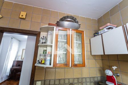 Apartamento à venda com 200m², 3 quartos e 2 vagas Apartamento à venda com 200m², 3 quartos e 2 vagasArmário da Cozinha